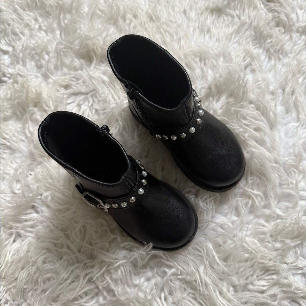 Stylish Black Kids Boots with Buckle - Picture 3 of 7